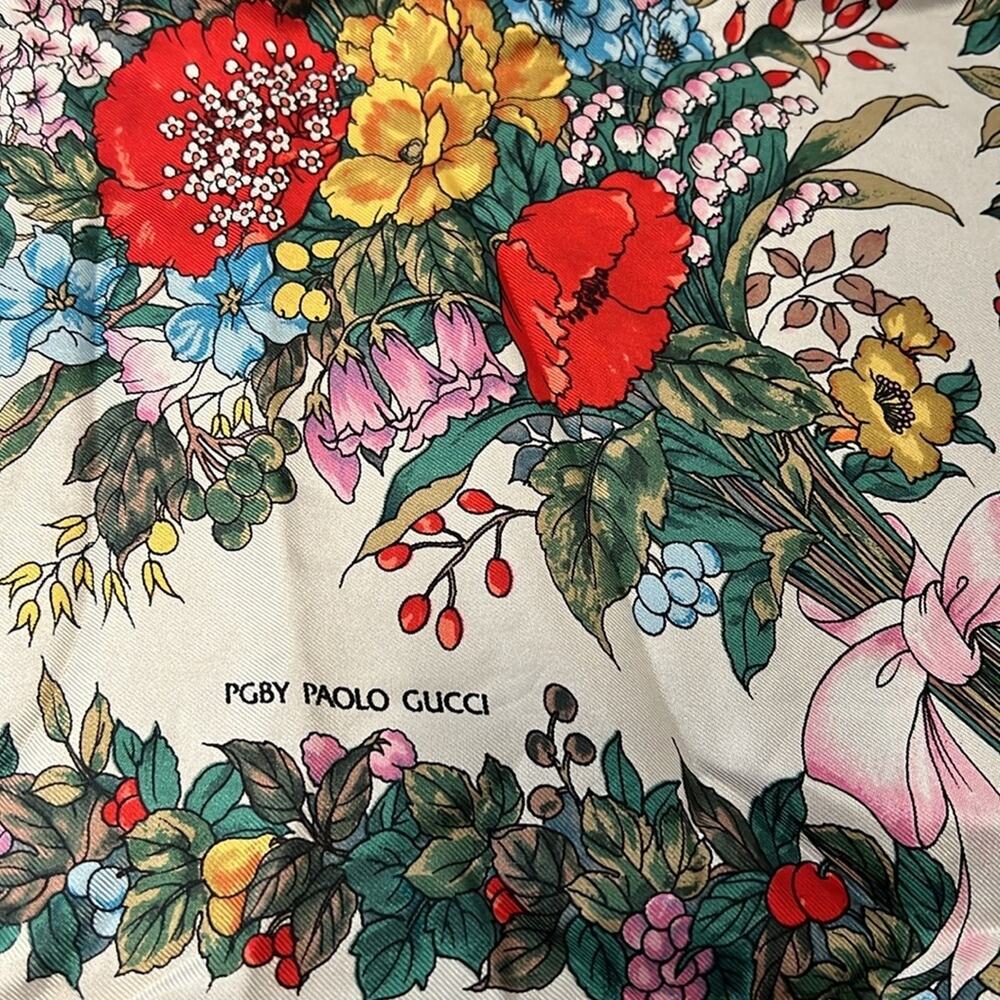 Paolo Gucci Rare Vintage Silk Floral Scarf 90cm Square - Picture 2 of 4